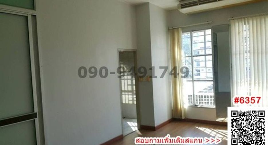 For rent 3 bedrooms townhouse in Chatuchak, Bangkok