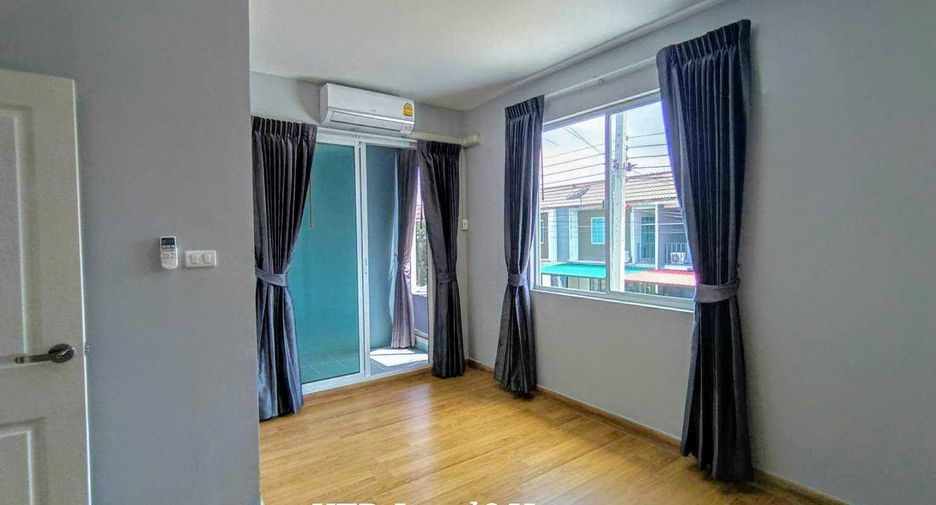 Casa adosada en venta de 3 habitaciones en Sai Noi, Nonthaburi
