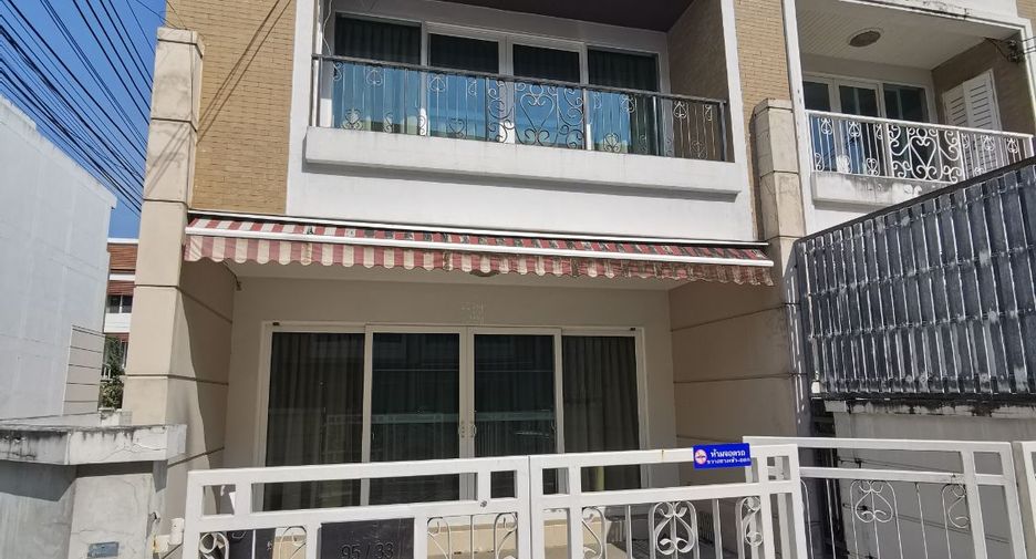 For sale 3 bedrooms townhouse in Thung Khru, Bangkok