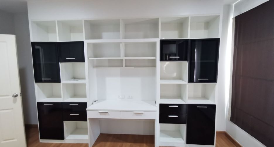 For sale 3 bedrooms townhouse in Thung Khru, Bangkok