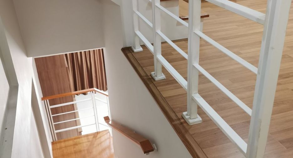 For sale 3 bedrooms townhouse in Thung Khru, Bangkok