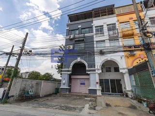 For rent and for sale 6 bed retail Space in Suan Luang, Bangkok