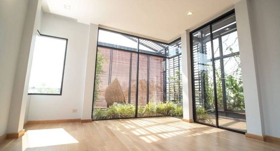 For sale 5 ベッドルーム house in Khlong Toei, Bangkok
