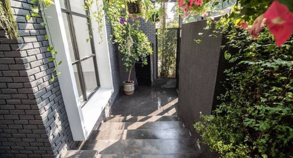 For sale 5 ベッドルーム house in Khlong Toei, Bangkok