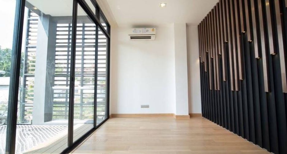 For sale 5 ベッドルーム house in Khlong Toei, Bangkok