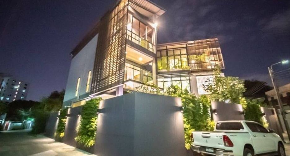 For sale 5 ベッドルーム house in Khlong Toei, Bangkok