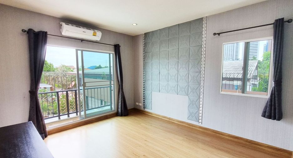 For sale 3 Beds house in Suan Luang, Bangkok