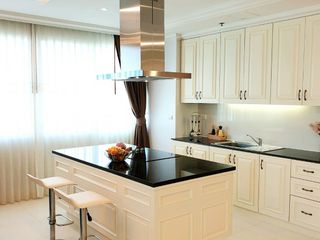 For rent 4 bed serviced apartment in Watthana, Bangkok