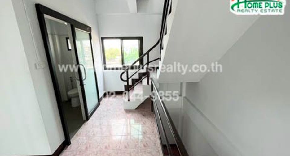 For sale 2 bedrooms retail Space in Lat Krabang, Bangkok