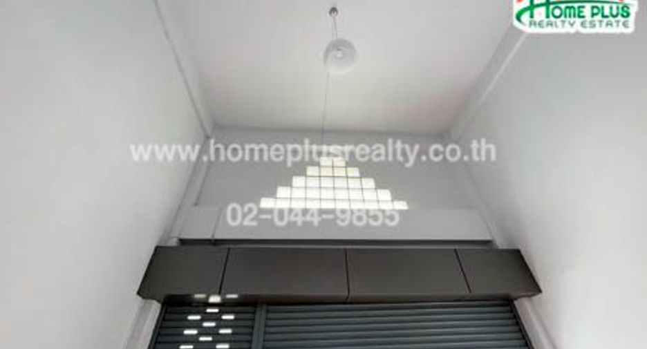 For sale 2 bedrooms retail Space in Lat Krabang, Bangkok