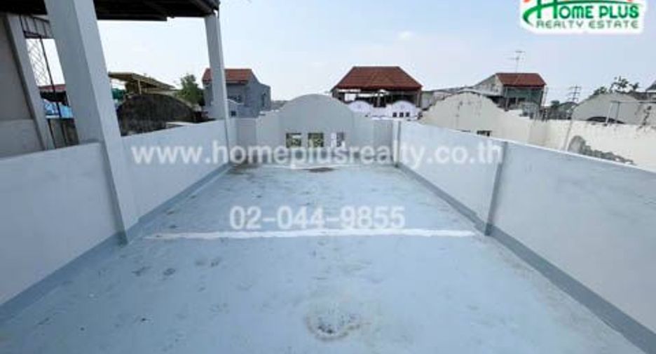 For sale 2 bedrooms retail Space in Lat Krabang, Bangkok
