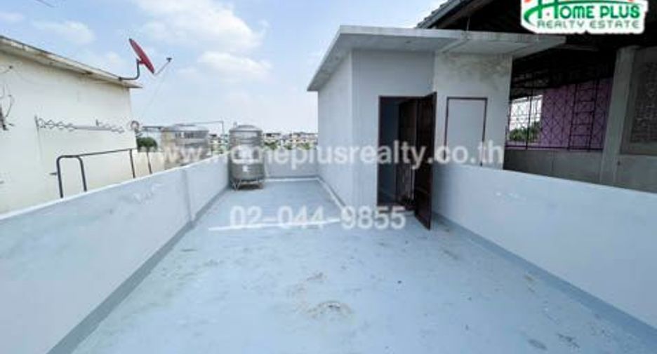For sale 2 bedrooms retail Space in Lat Krabang, Bangkok