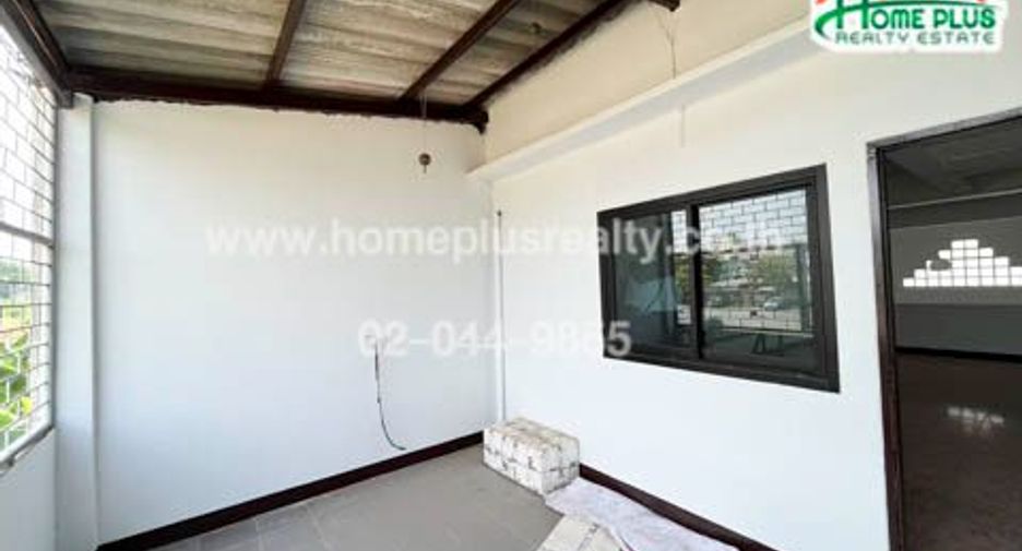 For sale 2 bedrooms retail Space in Lat Krabang, Bangkok