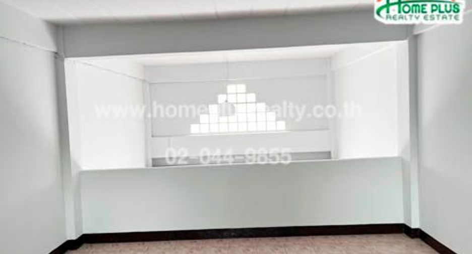 For sale 2 bedrooms retail Space in Lat Krabang, Bangkok