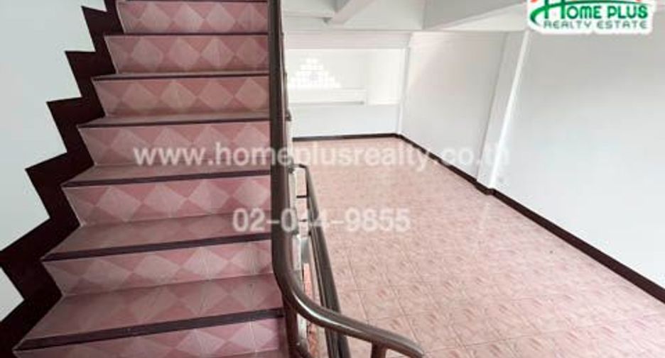 For sale 2 bedrooms retail Space in Lat Krabang, Bangkok