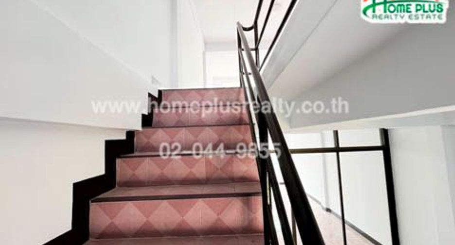For sale 2 bedrooms retail Space in Lat Krabang, Bangkok