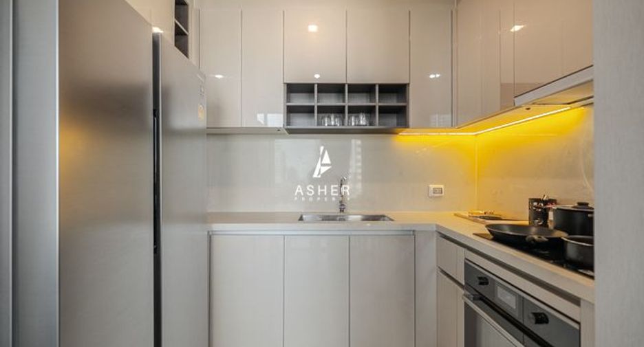 For rent 2 bedrooms condo in Khlong Toei, Bangkok