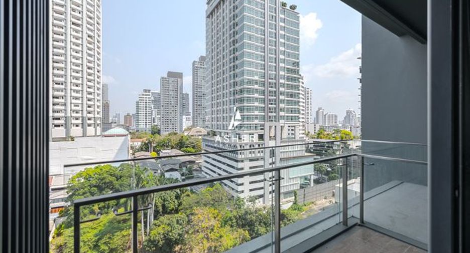 For rent 2 bedrooms condo in Khlong Toei, Bangkok