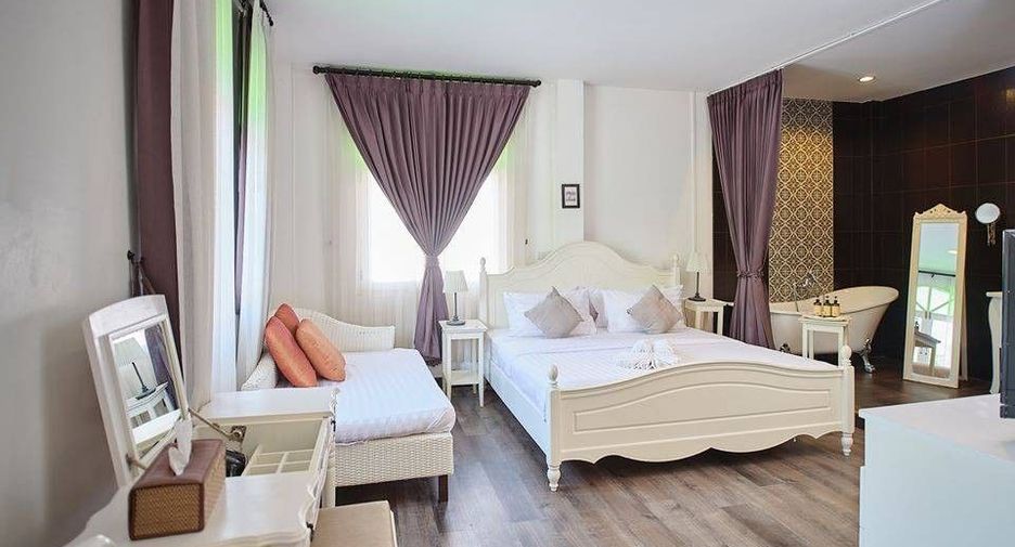 For sale 11 Beds hotel in Mueang Chiang Mai, Chiang Mai