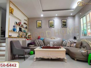 À vendre 4 chambres maison de ville à Phasi Charoen, Bangkok