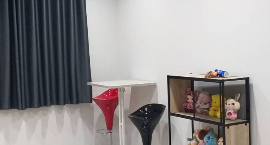 For sale 3 bedrooms townhouse in Pluak Daeng, Rayong