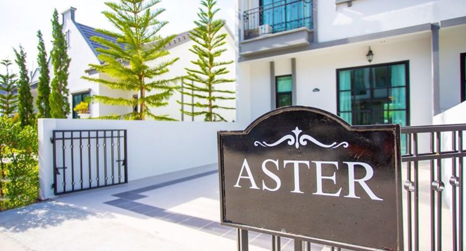 For sale 3 bedrooms townhouse in Pluak Daeng, Rayong