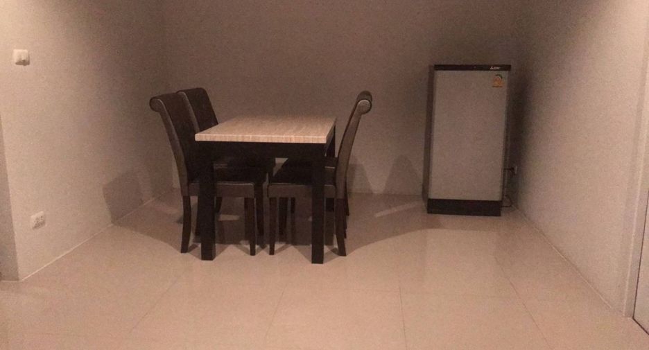 For sale 3 bedrooms townhouse in Pluak Daeng, Rayong
