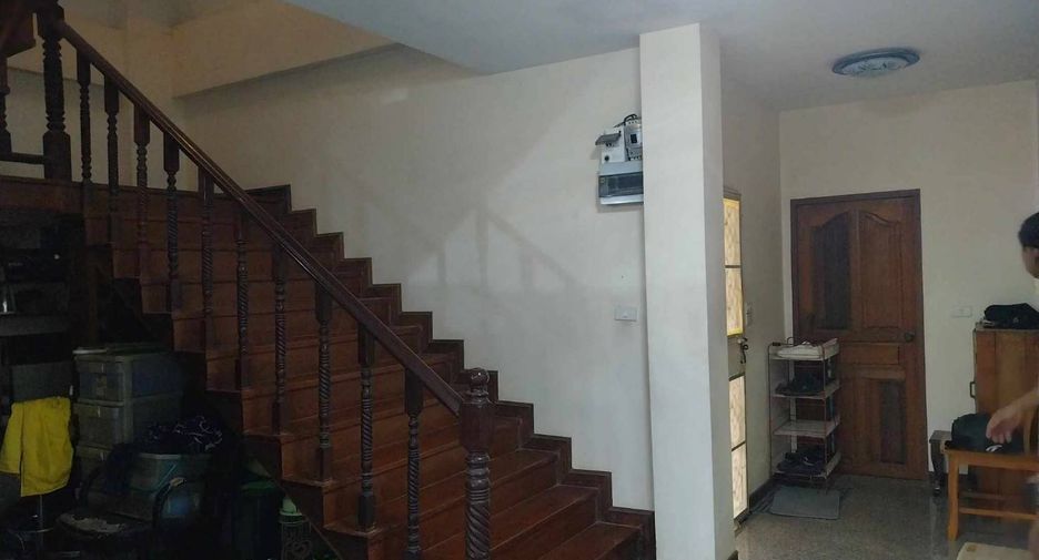 For sale 3 bedrooms house in Mueang Uthai Thani, Uthai Thani