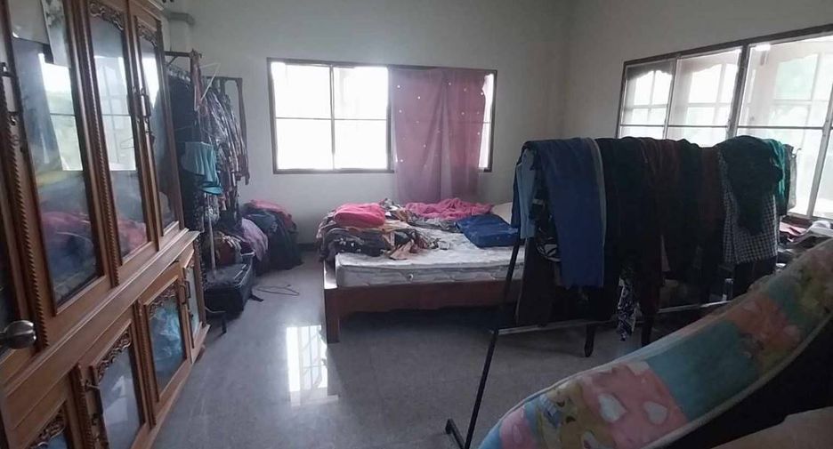 For sale 3 bedrooms house in Mueang Uthai Thani, Uthai Thani