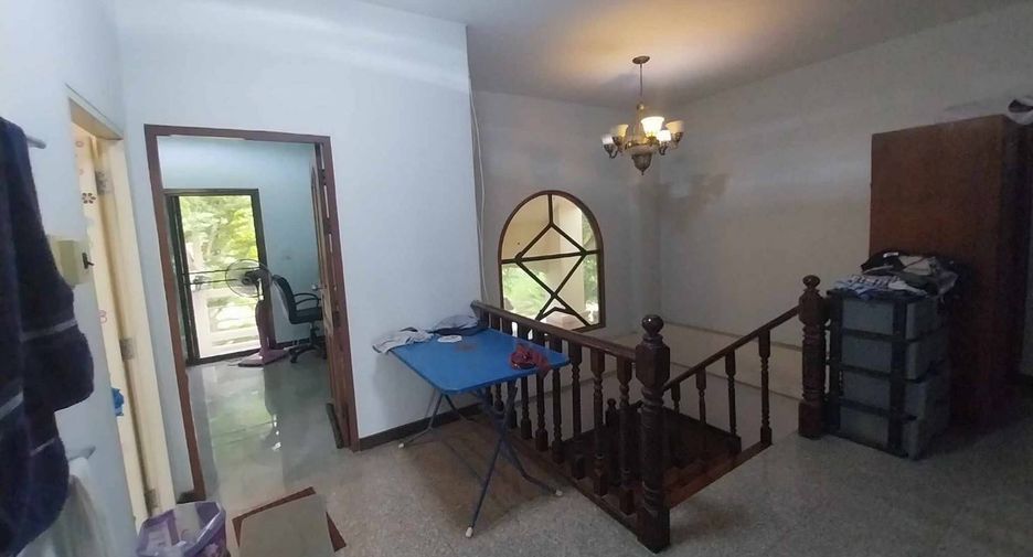 For sale 3 bedrooms house in Mueang Uthai Thani, Uthai Thani