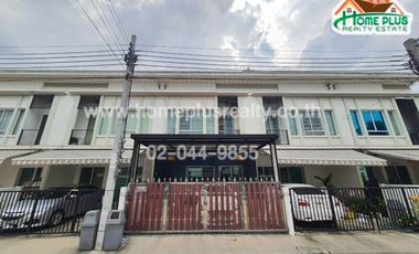 For sale 3 Beds townhouse in Khlong Sam Wa, Bangkok