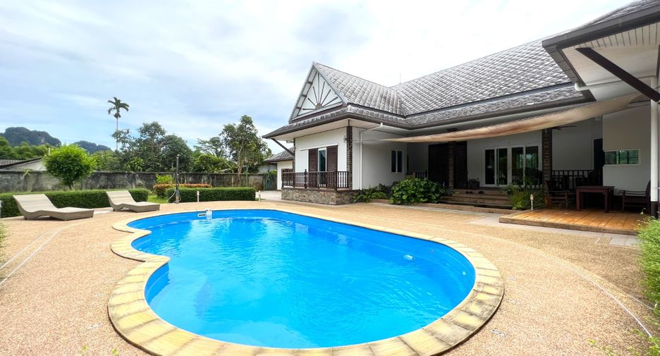 For sale 4 bedrooms retail Space in Mueang Krabi, Krabi