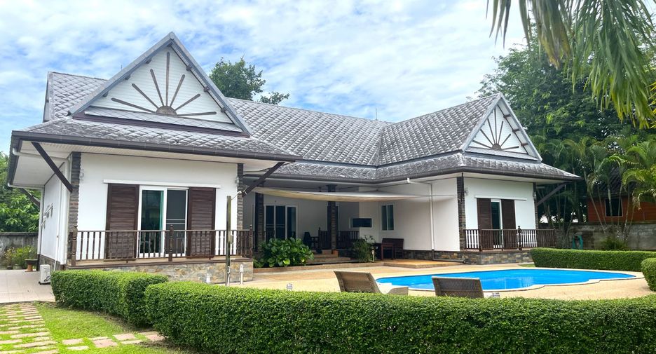 For sale 4 bedrooms retail Space in Mueang Krabi, Krabi
