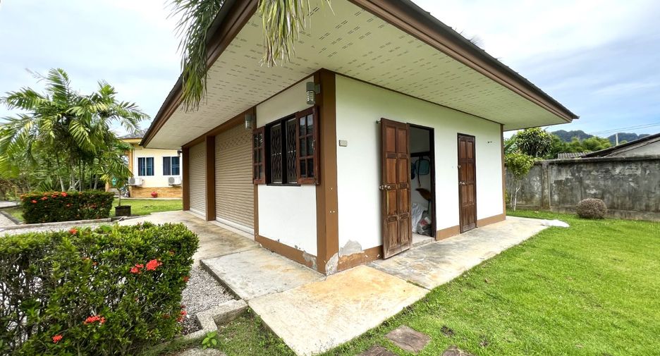 For sale 4 bedrooms retail Space in Mueang Krabi, Krabi