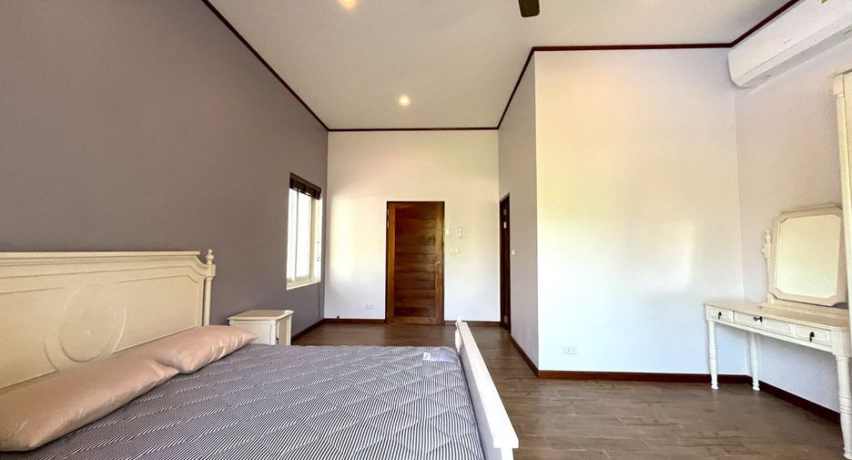 For sale 4 bedrooms retail Space in Mueang Krabi, Krabi
