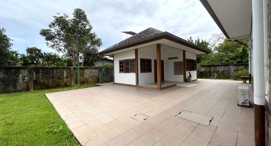 For sale 4 bedrooms retail Space in Mueang Krabi, Krabi