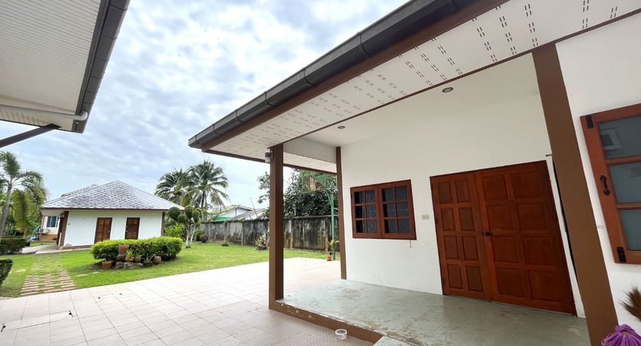 For sale 4 bedrooms retail Space in Mueang Krabi, Krabi