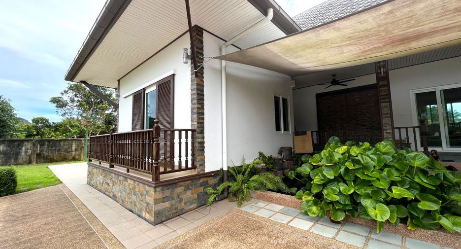 For sale 4 bedrooms retail Space in Mueang Krabi, Krabi