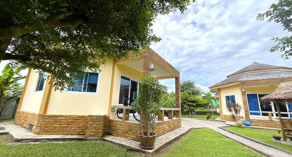 For sale 4 bedrooms retail Space in Mueang Krabi, Krabi