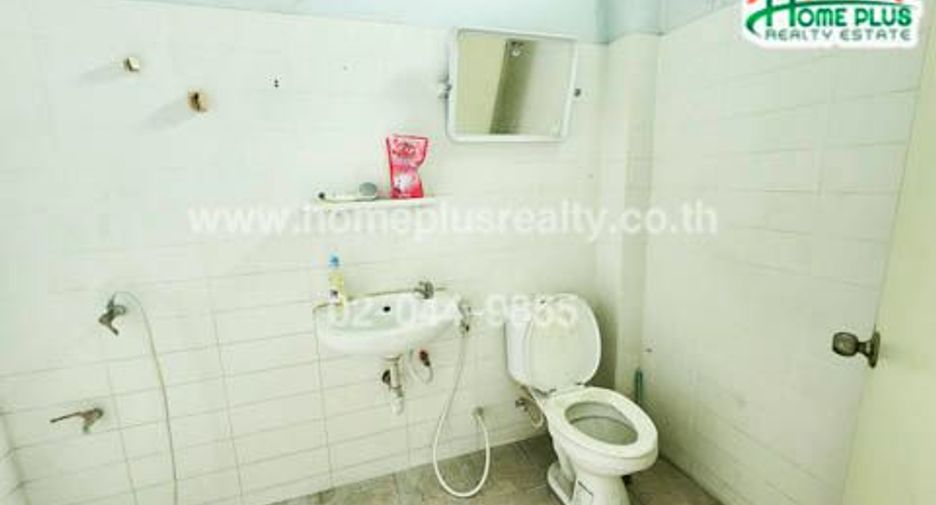 For sale 2 bedrooms retail Space in Phatthana Nikhom, Lopburi