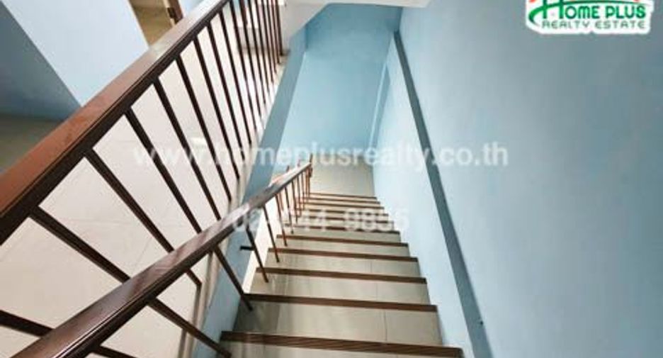 For sale 2 bedrooms retail Space in Phatthana Nikhom, Lopburi
