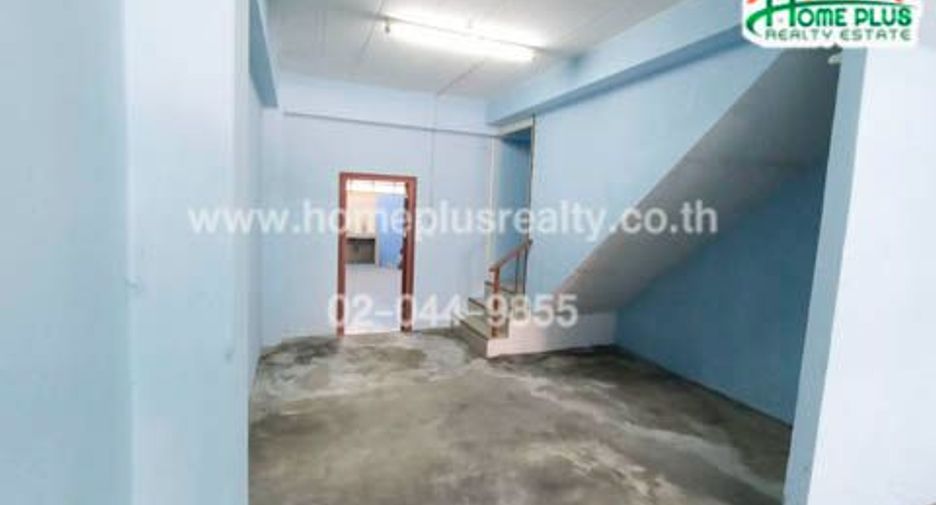 For sale 2 bedrooms retail Space in Phatthana Nikhom, Lopburi