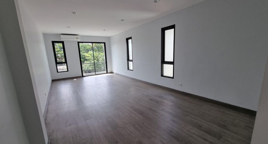 À vendre 6 chambres maison à Bang Phli, Samut Prakan