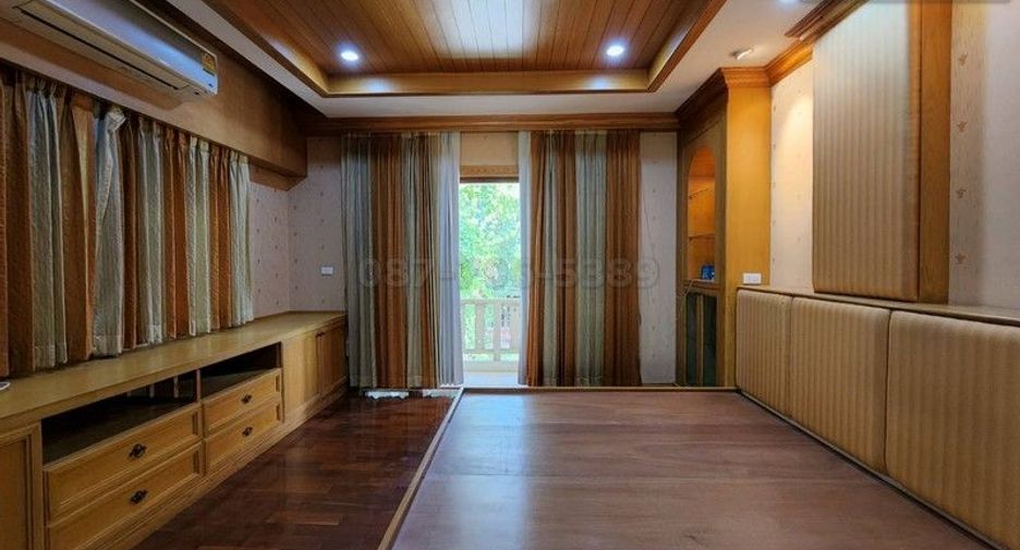 For sale 4 bedrooms house in Bueng Kum, Bangkok