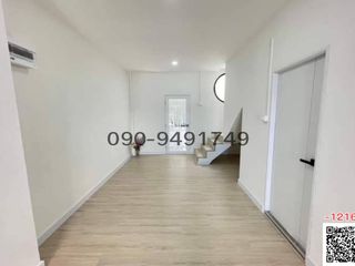 For sale 2 ベッドルーム house in Phra Khanong, Bangkok