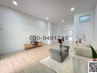 For sale 2 ベッドルーム house in Phra Khanong, Bangkok