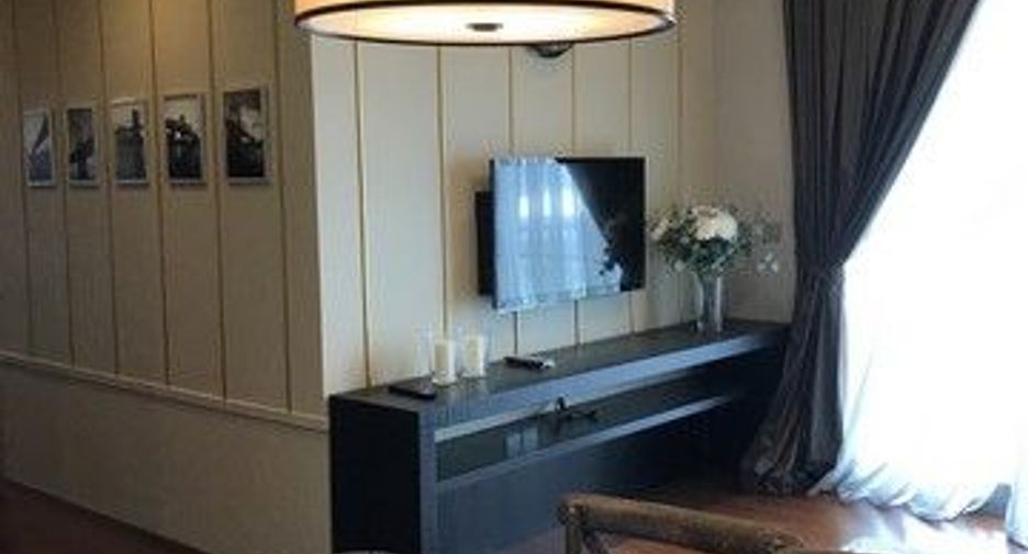 For rent 2 bedrooms condo in Watthana, Bangkok