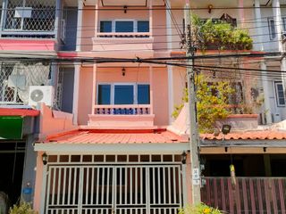 For sale 4 bed townhouse in Bang Kapi, Bangkok