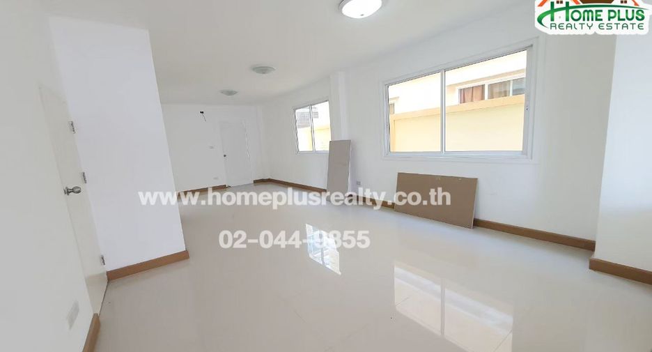 出售 3 卧室 联排别墅 在 Mueang Chon Buri, Chon Buri