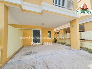 À vendre 3 chambres maison de ville à Mueang Chon Buri, Chonburi